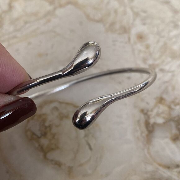924 Sterling Silver Solid Teardrop Bypass Bracelet - Picture 3 of 6